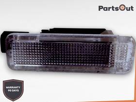 P17167 Alfa Romeo 2017-2019 Stelvio Front Right Interior Door Courtesy Light Lamp Oem