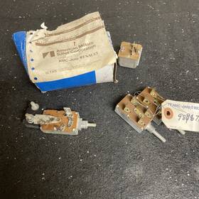 989679 Amc Jeep Factory Oem Cj Hazard Switch Light Nos Lot - Cj5 Cj6 Renegade 1970 S 989679 Amc Jeep Factory Oem Cj Hazard Switch Light Nos Lot - Cj5 Cj6 Renegade 1970 S