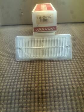Arrow 045-00-032 Compartment Interior Light Lot Of 2