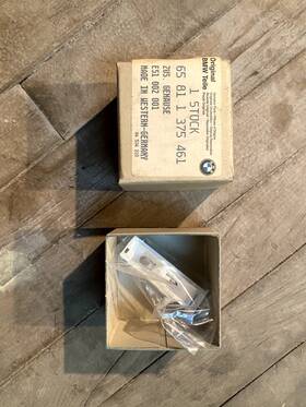 65811375461 Bmw C658101 - E23 E24 E28 E30 Obc Light Housing Illuminator Oem Nos