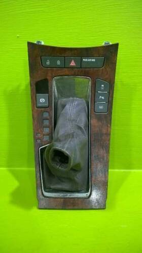 241.gm4l11 Buick 11 Lacrosse Gear Shift Selector Bezel Hazard Traction Control Switch Oem 3675-5