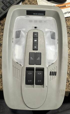 22832857 Chevrolet 2012-2015 Equinox Gmc Terrain Overhead Console Dome Map Light Oem Used