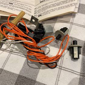 985298 Chevrolet Oem/nos 1960-1967 Corvair Courtesy Lamp Package Gm#985298
