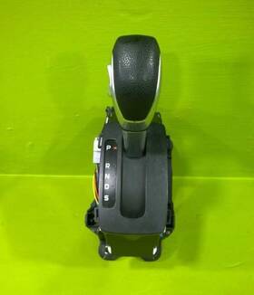 241.fd1c14 Ford 12 13 14 Fiesta Floor Gear Shift Shifter Assembly Oem 1040-56