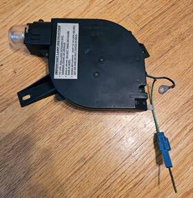 E1tb-155550-aa Ford 1980 - 1986 Under Hood Trouble Light With Retractable Cord F150 F250 F350 Bronco E1tb-155550-aa Ford 1980 - 1986 Under Hood Trouble Light With Retractable Cord F150 F250 F350 Bronco