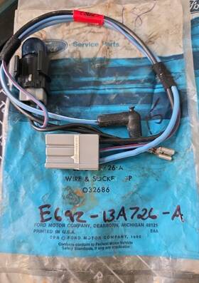 E69z-13a726-a Ford Oem 1986/1989 Aerostar Inch Wire And Socket Ash Receptacle Lamp