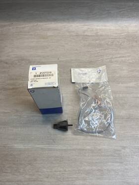 12085535 General Motors 12373319 90-93 Corvette 94-97 S10 S15 Blazer Panel Compartment Lamp