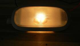 H2425yuk General Motors 56046741 Chevy Tahoe Overhead Dome Light 00-06 15171414 Tan