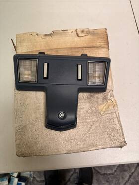 20604560 Gm Nos Reading Lamp Light Roof 1985-1991 Lesabre Delta 88 Royale