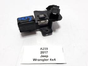 68193643ac Jeep 2014-2018 Oem Wrangler Jk Interior Light Lamp And Bracket