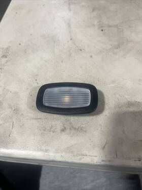 000-906-96-04-9051 Mercedes-benz 2017-2023 E300 E350 W213 Interior Glove Box Courtesy Dome Light Oem