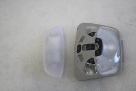 262.mb1d05 Mercedes-benz 2001 2002 2003 2004 2005 C240 W203 Dome Light Roof Console Lamps Gray