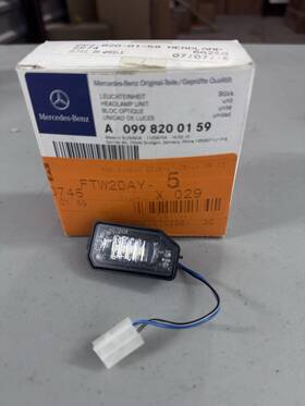 A0998200159 Mercedes-benz Oem Courtesy Light Lamp C S Glc And More 0998200159