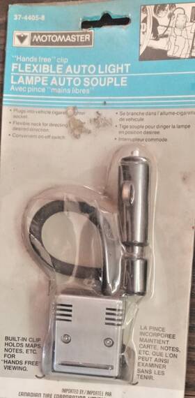 4405-8 Motomaster 37 Flexible Interior Auto Light. Built In Clip For Map Holding