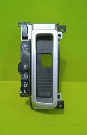 94941zm70a Nissan 07 08 09 Quest Gear Shift Selector Bezel Oem 3207-20