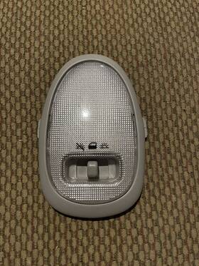 17044-a-8062 Oem 2005-2009 Chevy Equinox Dome Light Door Gray
