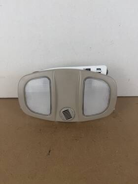 Saturn 300307d6143 2006 Vue Front Dome Light One Is Burnt Out