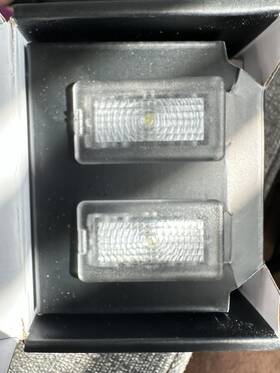1634440-98-e Tesla 2017-2023 Model 3 Left Or Right Side Door Courtesy Light Lamp Oem 2x