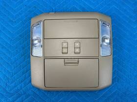 63650-0c311 Toyota Sequoia Roof Overhead Console Dome Map Light Lamp Sand 36k 2008-2019 Oem