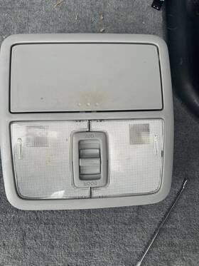 Toyota 81260-0r010 2006-2008 Rav4 Overhead Dome Light / Map Assembly With Door Switch