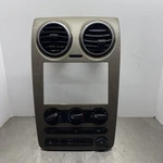 Radio Console Ford Freestyle 6807525 5F93-7404302-A. Fixed Price $80.00.